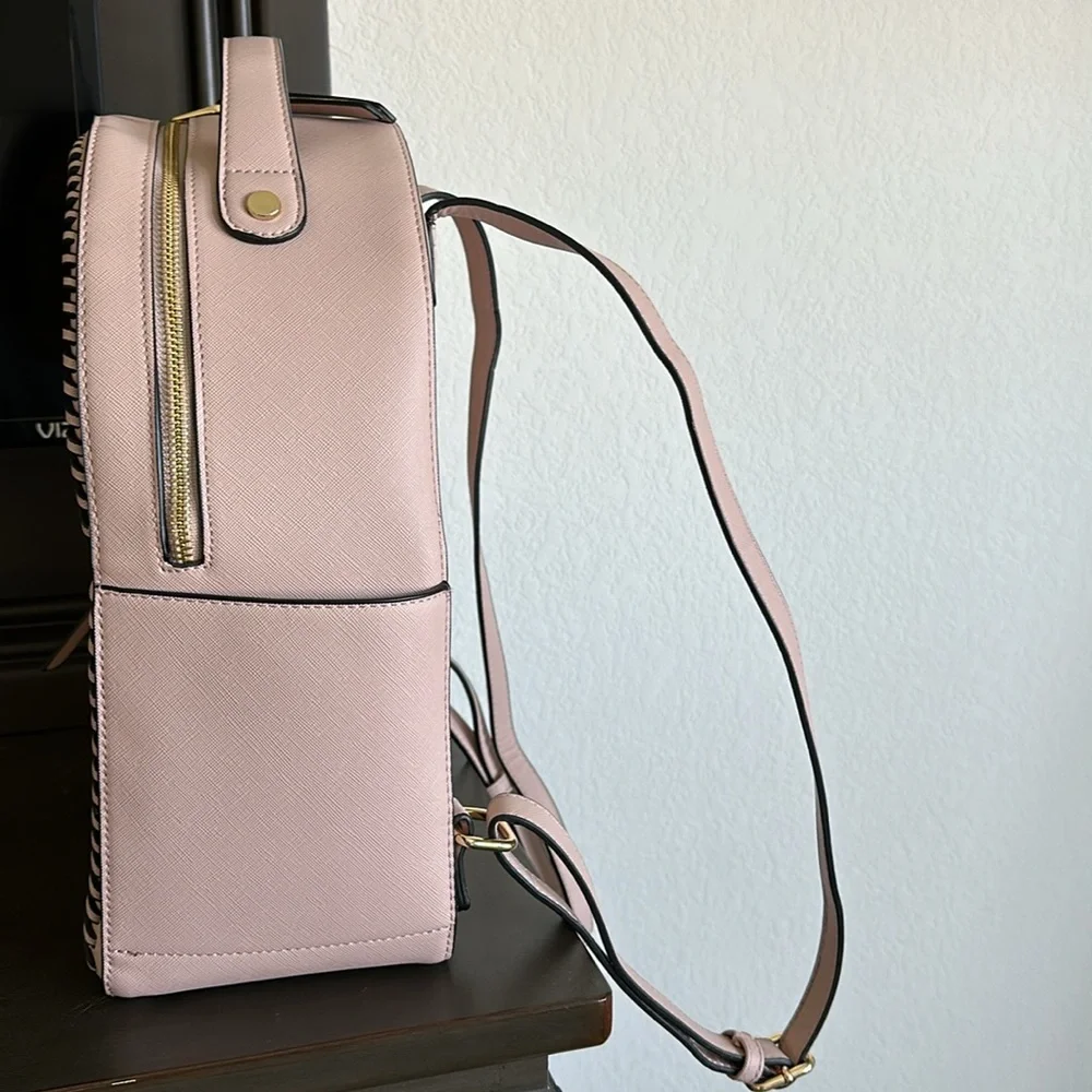Calpak Kaya Backpack - Picture 5 of 8